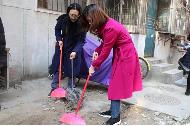 二七区委常委,统战部长唐莉军参加"一个组织一面旗"党员活动